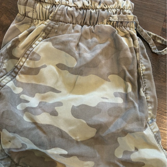 American Eagle soft camo short - Picture 2 of 4